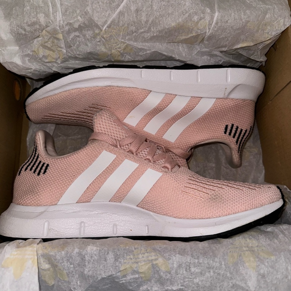 Adidas swift run